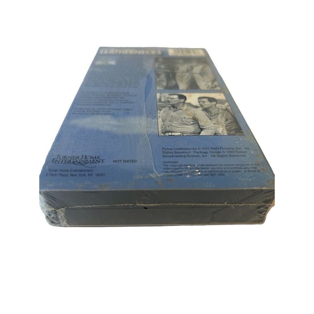 VHS - Flying Leathernecks John Wayne Robert Ryan NEW Sealed - Picture 3 of 3